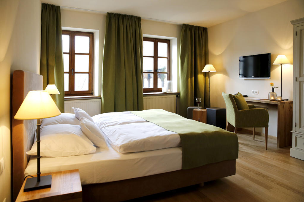 Hotel Weinkastell Zum Weissen Ross Kallstadt Habitación foto